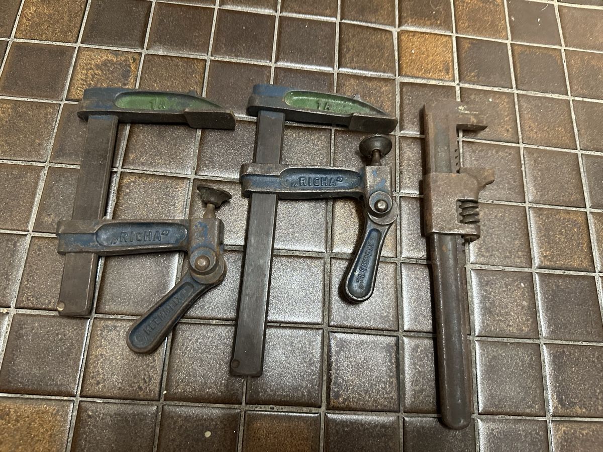 Tous les outils: Schraubzwingen  – D'occasion à Oberengstringen par Affeier0 1