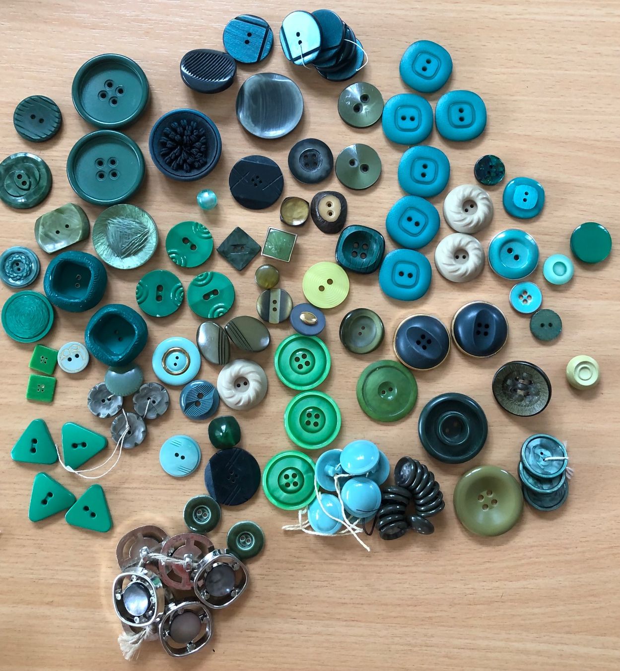 Knöpfe: Lot Knöpfe Grün ca. 1,3 Kg – Gebraucht aus Sirnach von Goforit2001 5