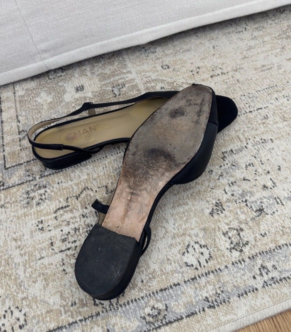 Damenschuhe: Leather Black Slick Back Shoes Size 40 – Gebraucht aus Horgen von len_qjz9 1