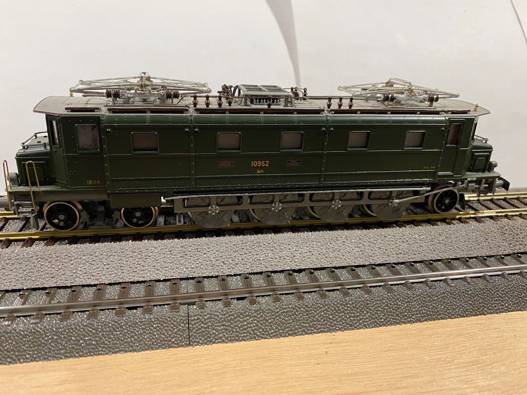 Liliput Modellini di ferrovie: Liliput = SBB Ae 4/7 – Nuovo (secondo la descrizione) da Dübendorf venduto da Troggy 4