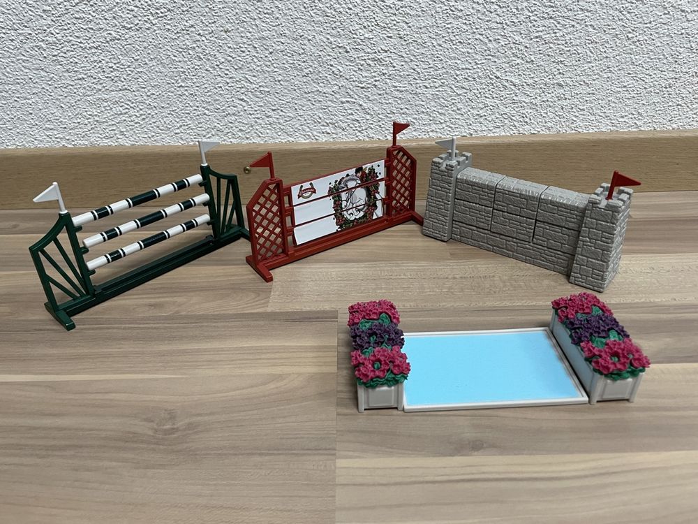 Schleich – Parcours Saut D'Obstacles – 4 Obstacles Modulables – Cavalier – Dès 5 Ans