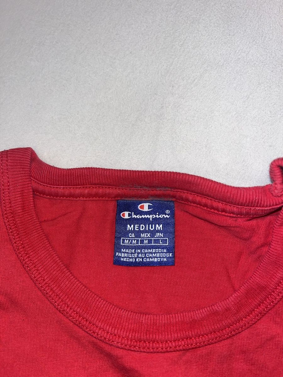 Champion T-shirt: Champion red tshirt – Usato da Pully venduto da ari_78pk 2