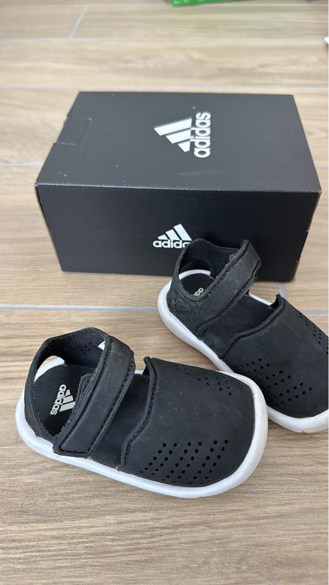 Adidas Scarpe per ragazzi: Sandales Adidas taille 21 – Usato da Saillon venduto da alico