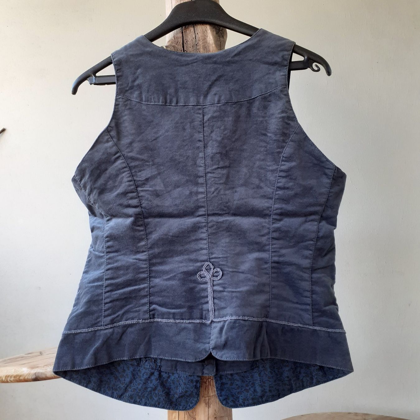 Nile Gilets & Westen: Nile Samtgilet, M – Gebraucht aus Bern von Solarsystem 2