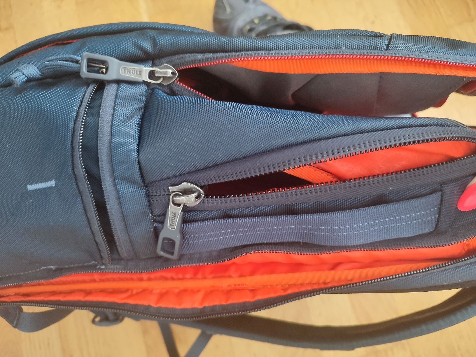 Rucksäcke: SUPER Schuel - Arbeits-Rucksack Thule fast wie neu – Gebraucht aus Ittigen von ABalli 4
