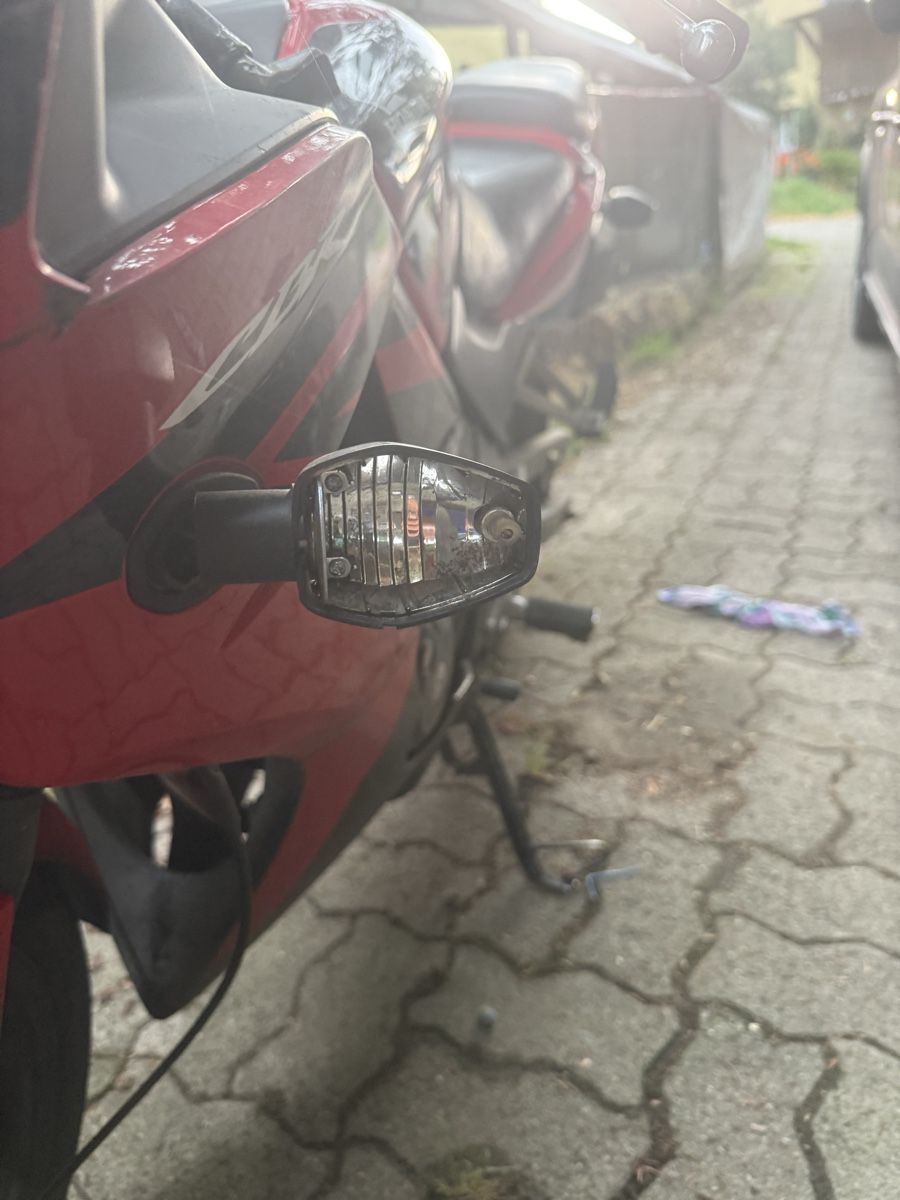 Honda Route: Honda CBR – Défectueux à Arni BE par dar_t5yl