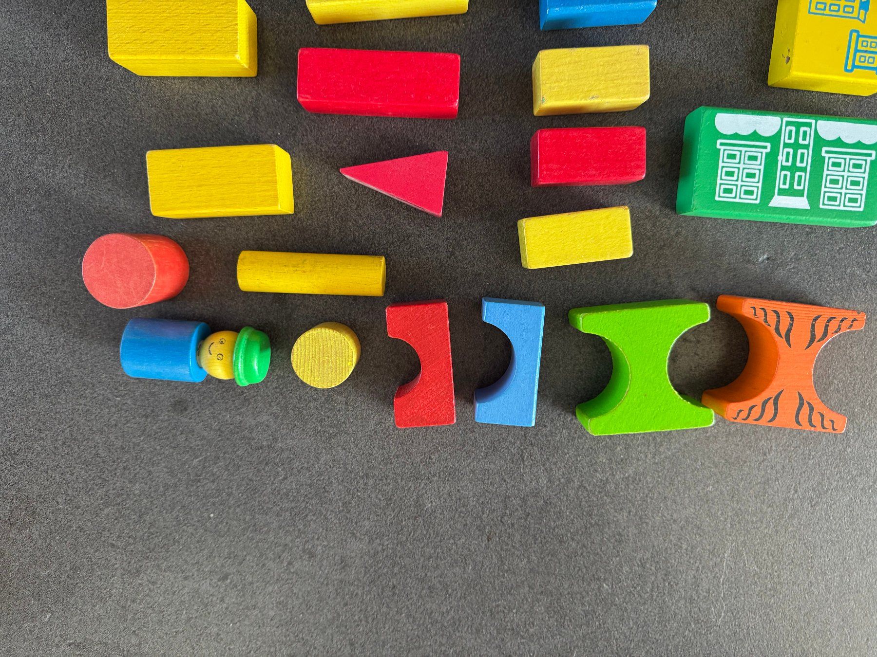 Spielzeuge: Holzbauklötze "Diverse" – Gebraucht aus Fribourg von tschjoly 2