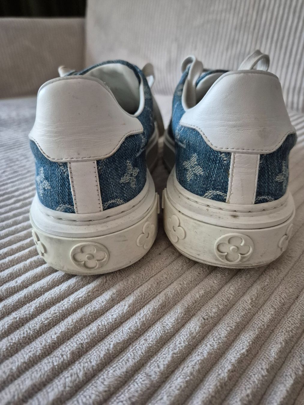 Louis Vuitton Scarpe da donna: Louis Vuitton Jeans sneakers Gr 36.5 – Usato da Opfikon venduto da clubcsl 2