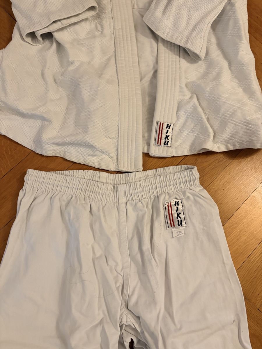 Completi, tute sportive e funzionali: Judo Gi/ Anzug 150cm – Usato da Zürich venduto da Juniper03 1