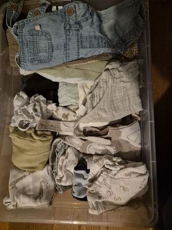 Babykleidung 50/56