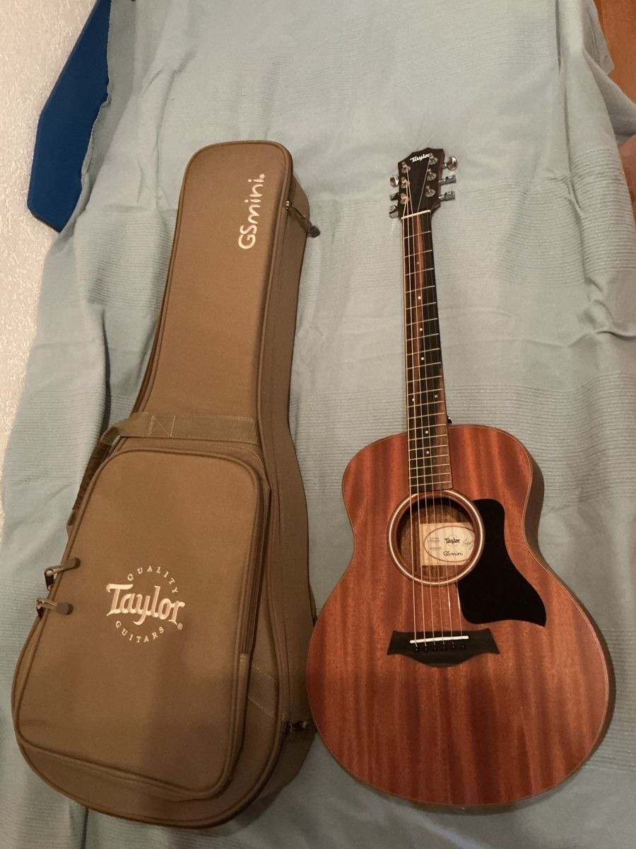 Strumenti musicali: Taylor GS MINI  Akustikgitarre mit Tasche  – Usato da Mühleberg venduto da M-Oscar 1