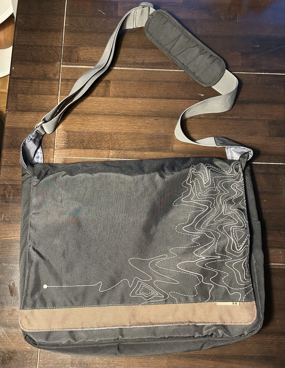 Borse: Messenger Bag / Laptop Tasche / Umhängetasche – Nuovo (secondo la descrizione) da Wil SG venduto da NikolasAnthi