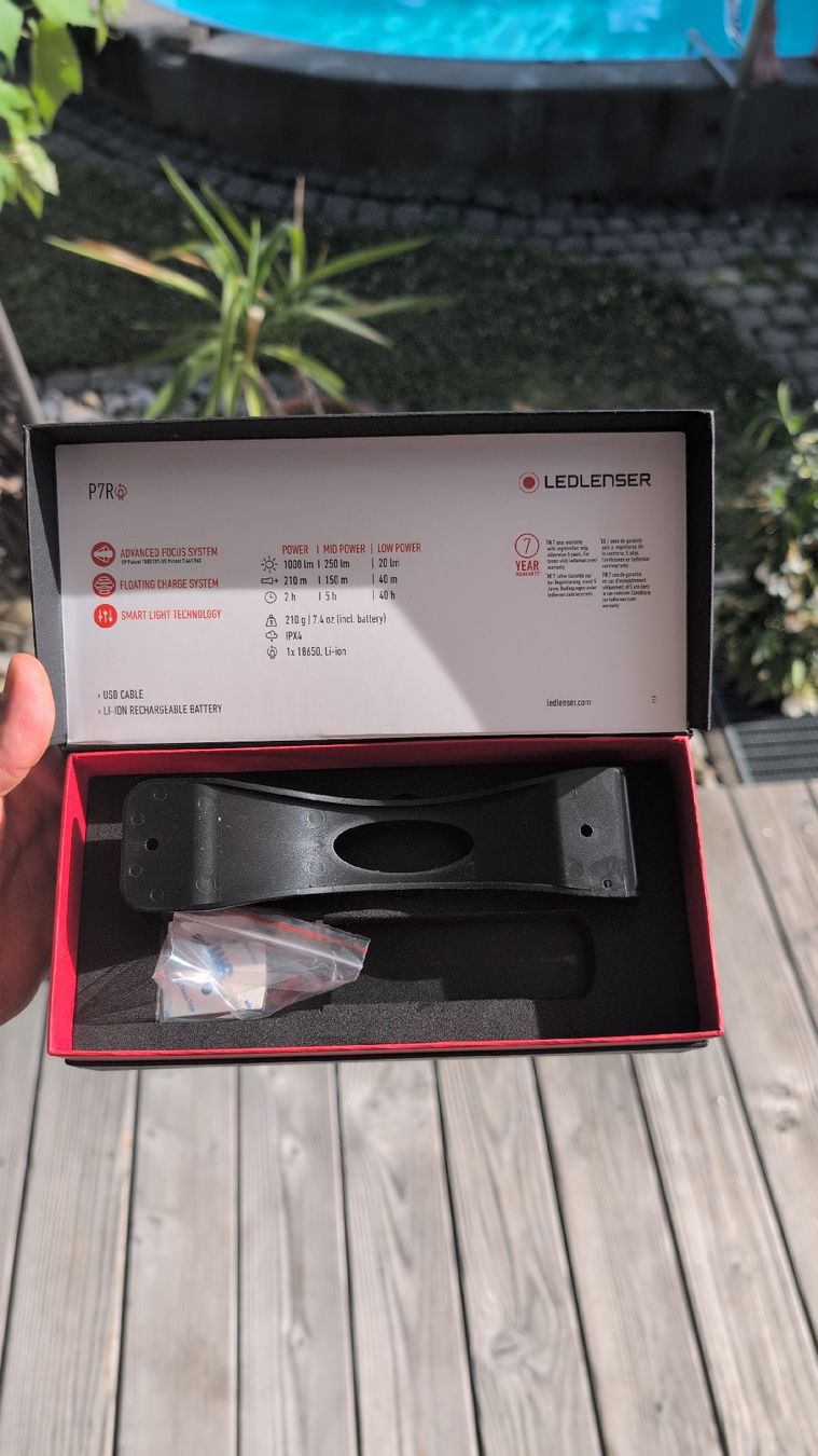 Gürtel: Security Jacke + LedLenser Lampe + Einsatzgürtel ink.Handsch – Gebraucht aus Büsserach von Saner_Holzbau 1