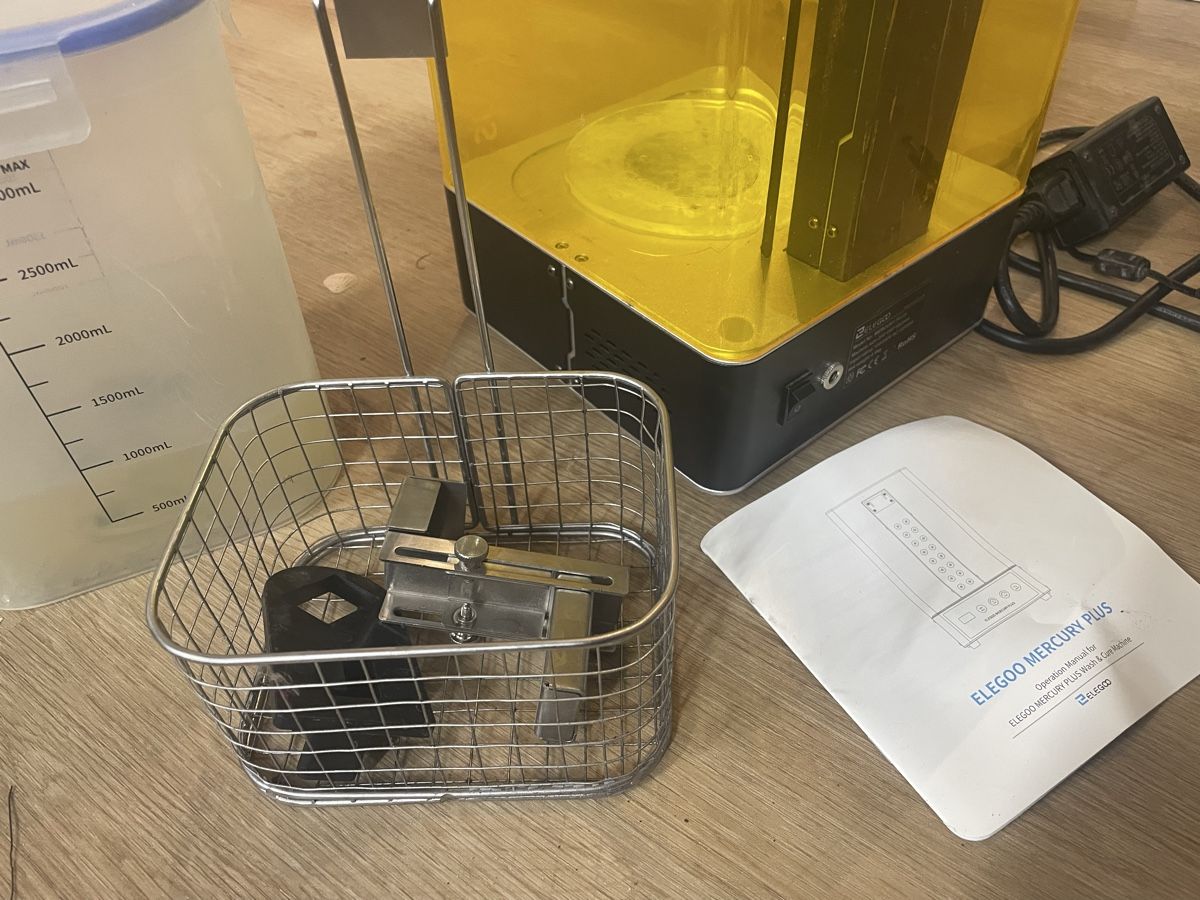 Elegoo Stampanti 3D: Elegoo Mercury Plus, Wasch und Härtestation – Usato da Hochdorf venduto da sumomario01 2
