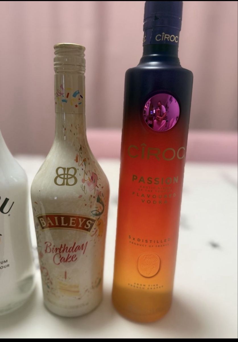 Malibu Spiritueux: 2 Vodka, 2 Malibu 1 Baileys – Neuf avec emballage d'origine à monte carasso par Chanel82 2