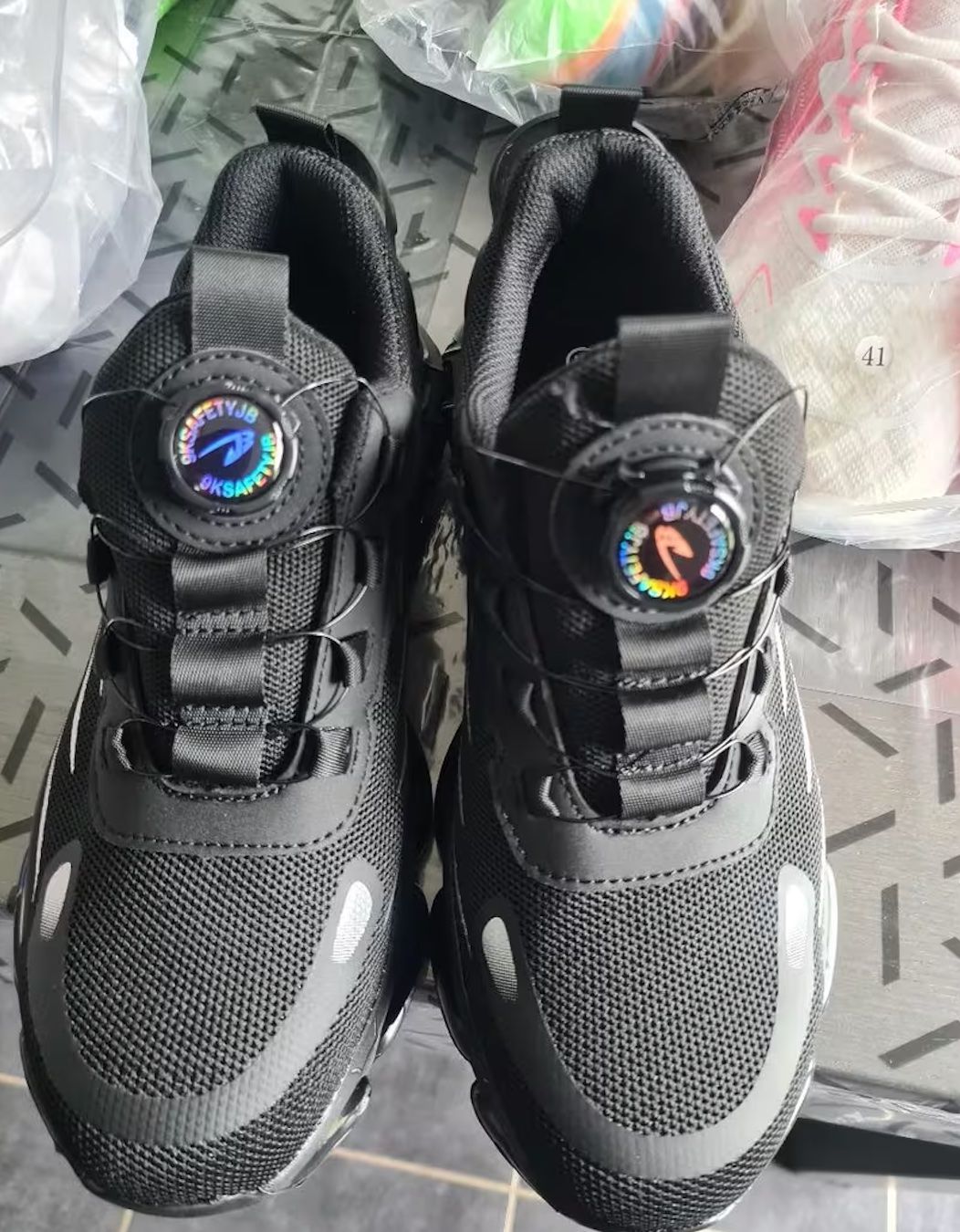 Chaussures hommes: Chaussure de sécurité taille 42 – Neuf (Voir description) à Bienne par Daniel_Schader
