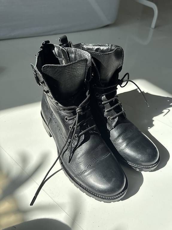Scarpe da donna: schöne lederschuhe grosse 38 – Usato da Zürich venduto da refg7