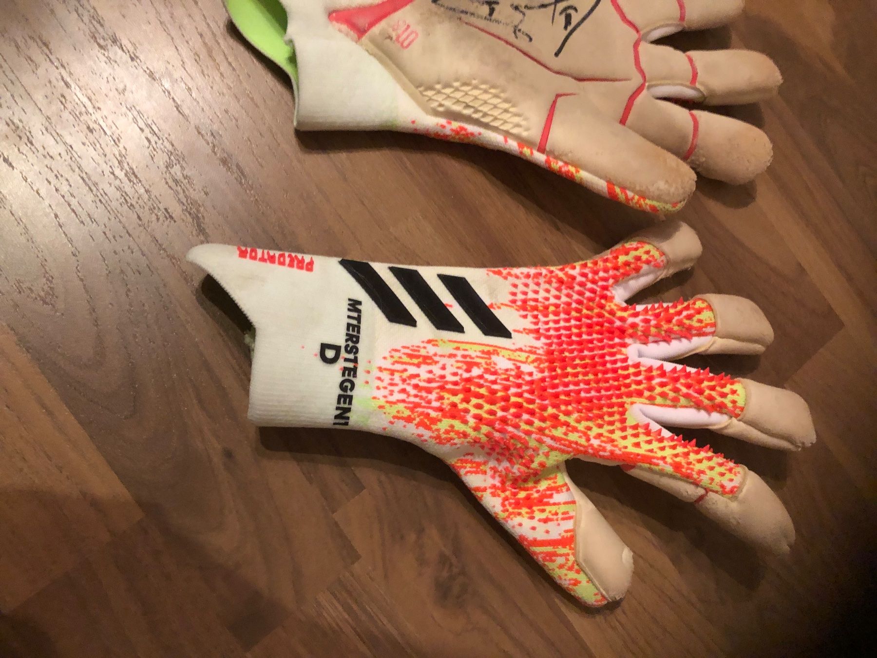 Gants & mitaines : Ter Stegen Matchworn Handschuhe – D'occasion à Mühlau par bullracing 1