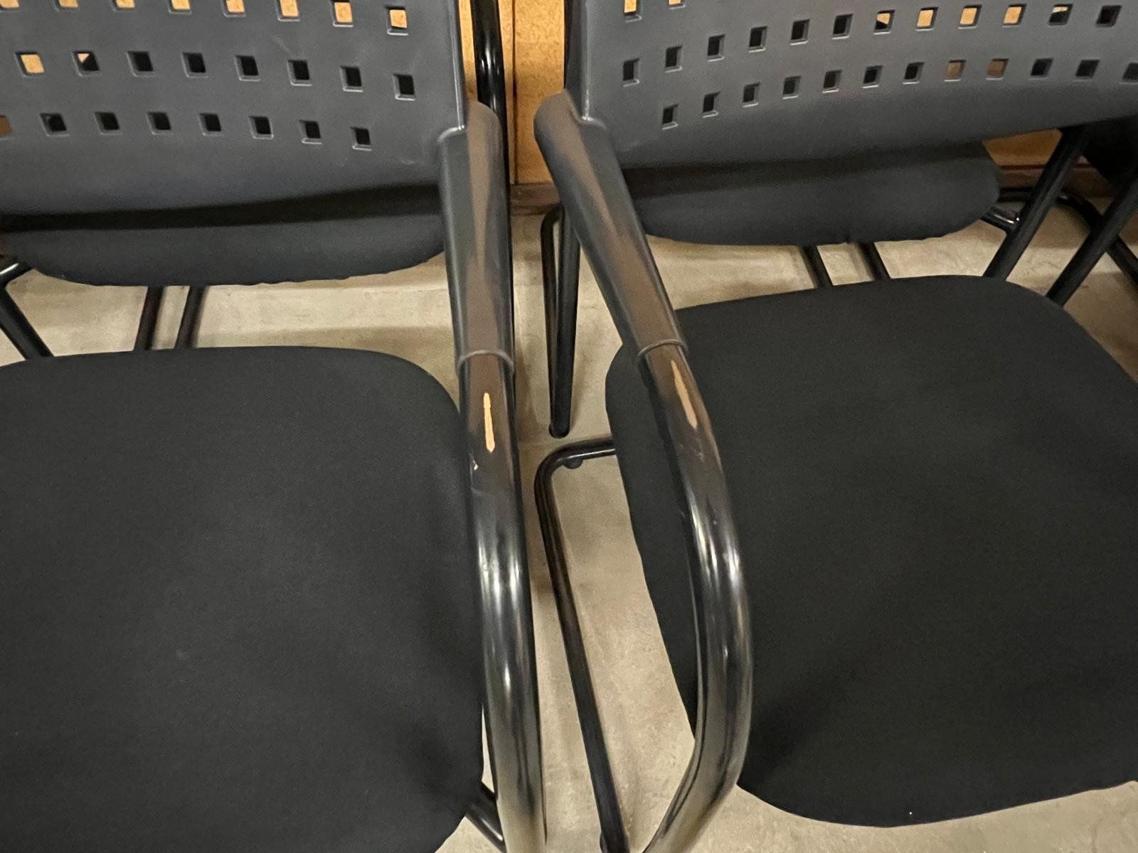 Vitra Sedie: 10 Stück Vitra Stühle Freischwinger – Usato da Luzern venduto da STIFTUNG_DREIPUNKT 2