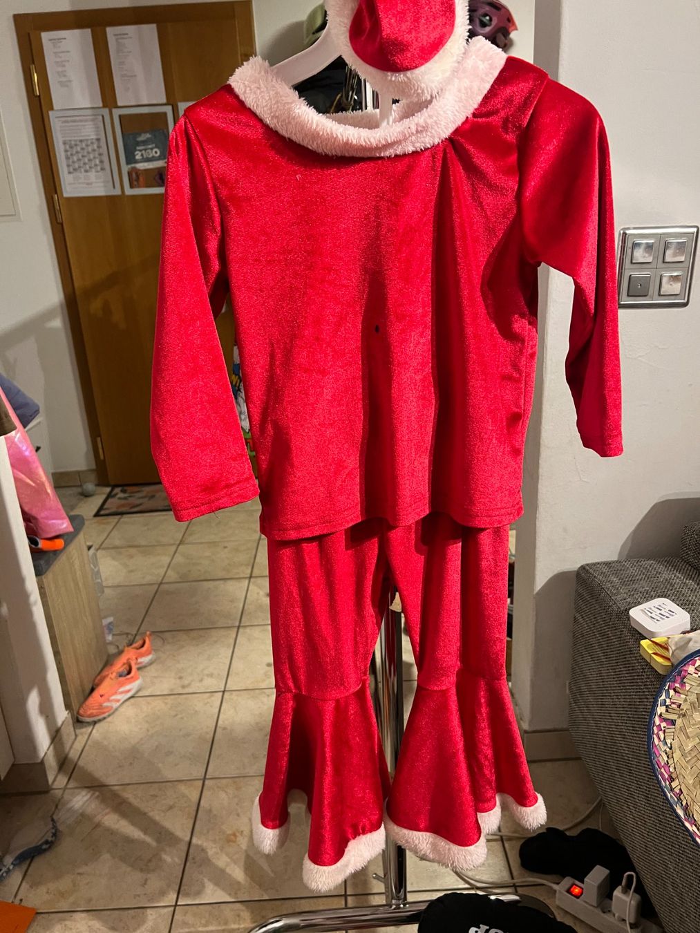 Costumi: Weihnachtskostüm Kinder Gr. 100 – Usato da Zermatt venduto da B.15.v02