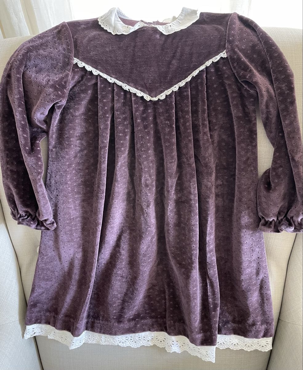 Vestiti & Gonne: Mädchen Festkleid violett – Usato da Burgdorf venduto da LenaGerig