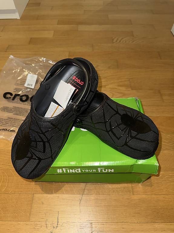 Schuhe für Jungen: CROCS SPIDERMAN MARVEL – Neu und originalverpackt aus Mont-sur-Lausanne von tav_9qn5 3