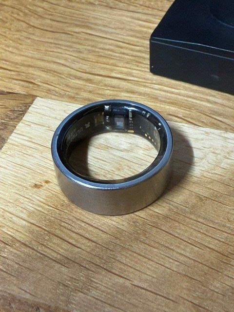 Anelli: Ultrahuman Ring AIR Grösse 8 - Raw Titan – Usato da Rümlang venduto da Salami4 4