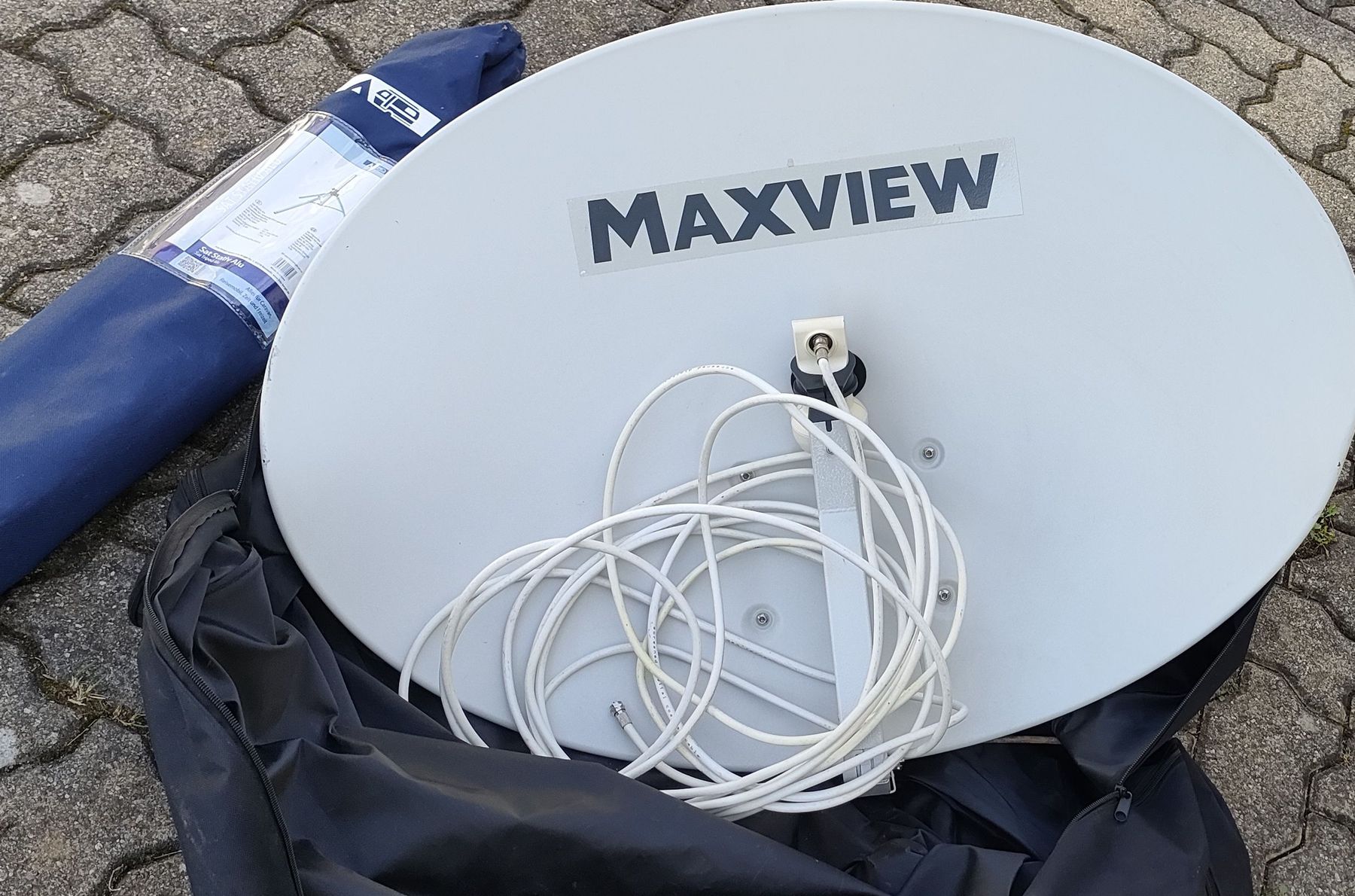 Fernseher: Camping Sat-Anlage mit Alphatronics TV Set – Gebraucht aus Rüti ZH von climatestripes 1
