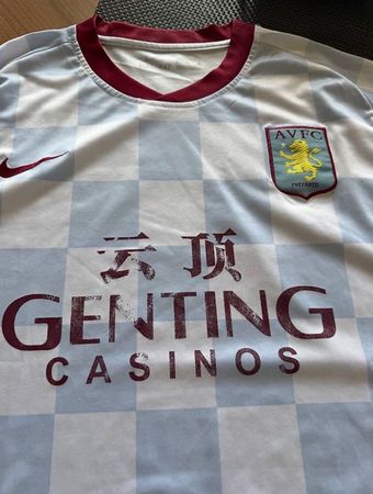 Auswärtstrikot, Aston Villa, 2011/12