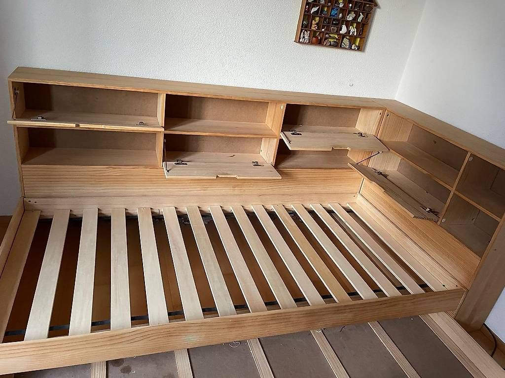 Letti: Jugendbett, Holz, schön, praktisch – Usato da Zürich venduto da Damulinu 1