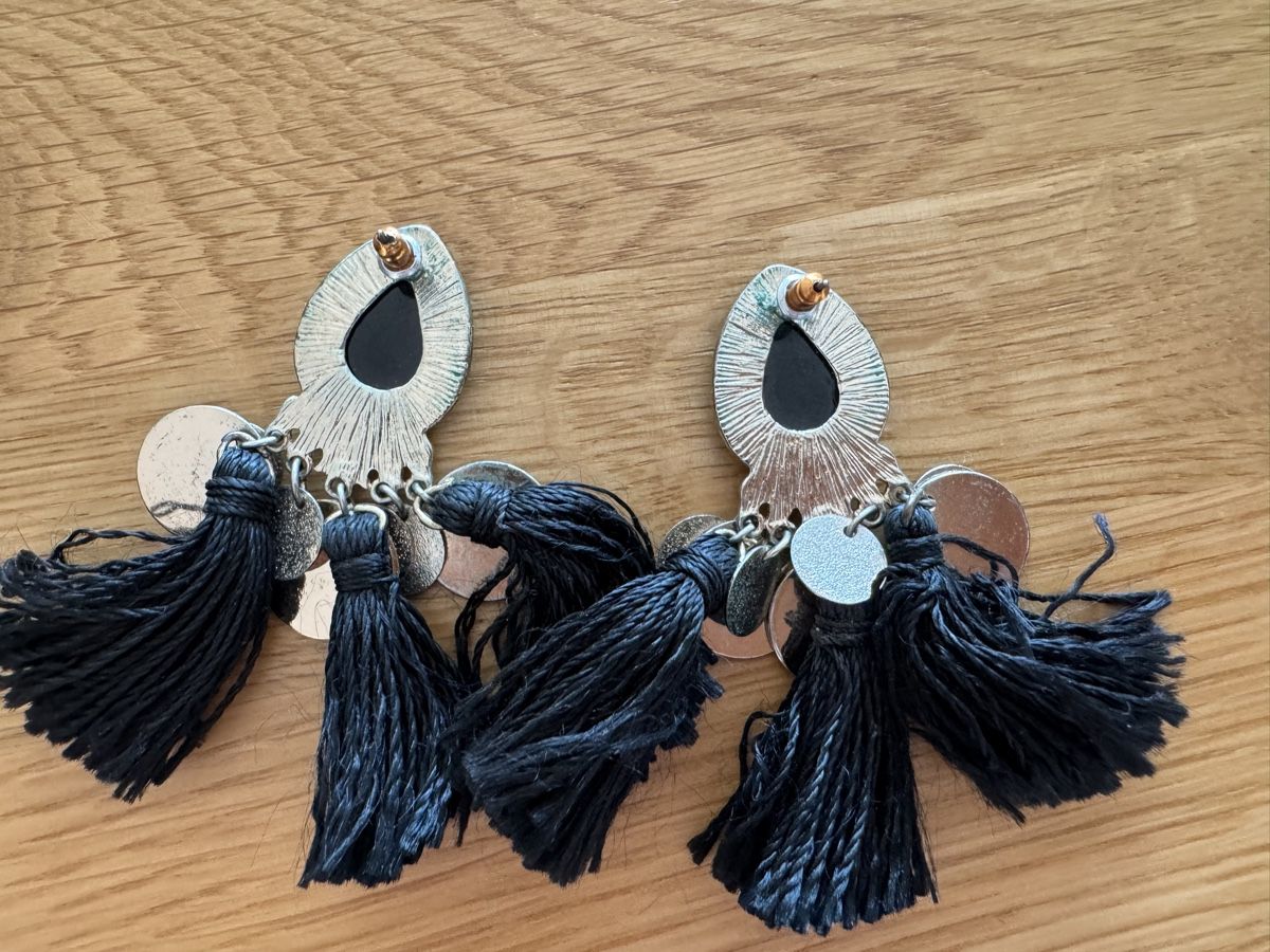Orecchini pendenti & Orecchini a lobo: Ohrringe mit Quasten schwarz – Usato da Winkel venduto da Schorley 2