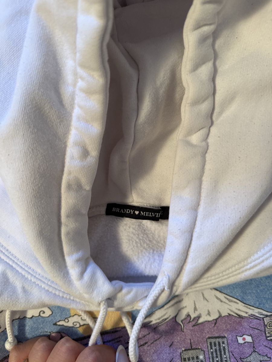 Brandy Melville Pulls & Sweat-shirts: WEISSER BRANDY MELVILLE HOODIE – D'occasion à Dietlikon par lizz.yy 1