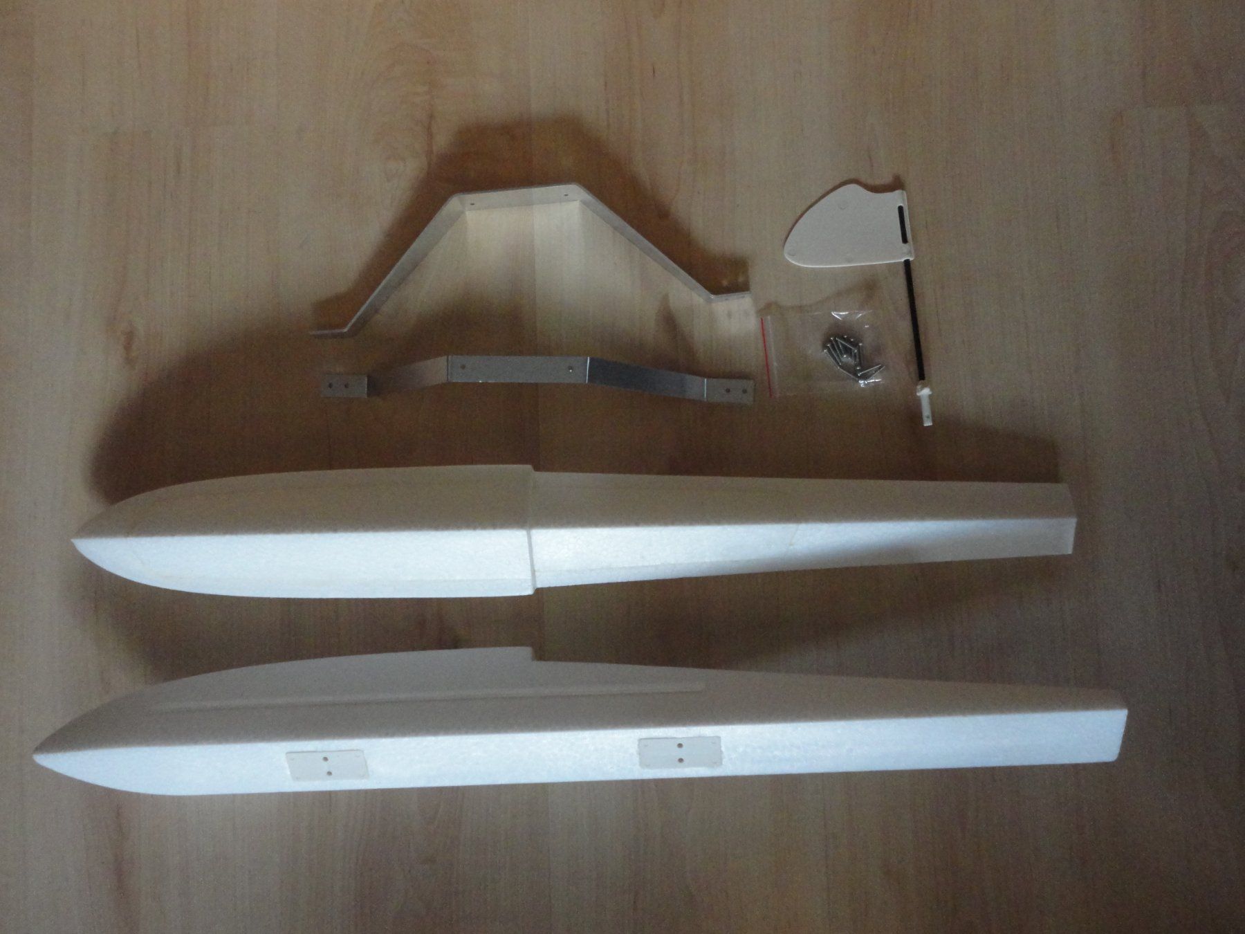 Modellismo RC: Schwimmer länge ca 70cm – Nuovo e nell'imballaggio originale da Horgen venduto da RcModell