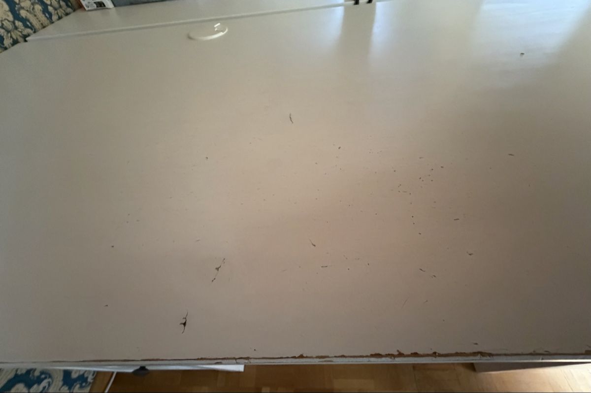 Bureaux: Ikea Hemnes Schreibtisch weiss – D'occasion à Spiez par Bluesky2000 1