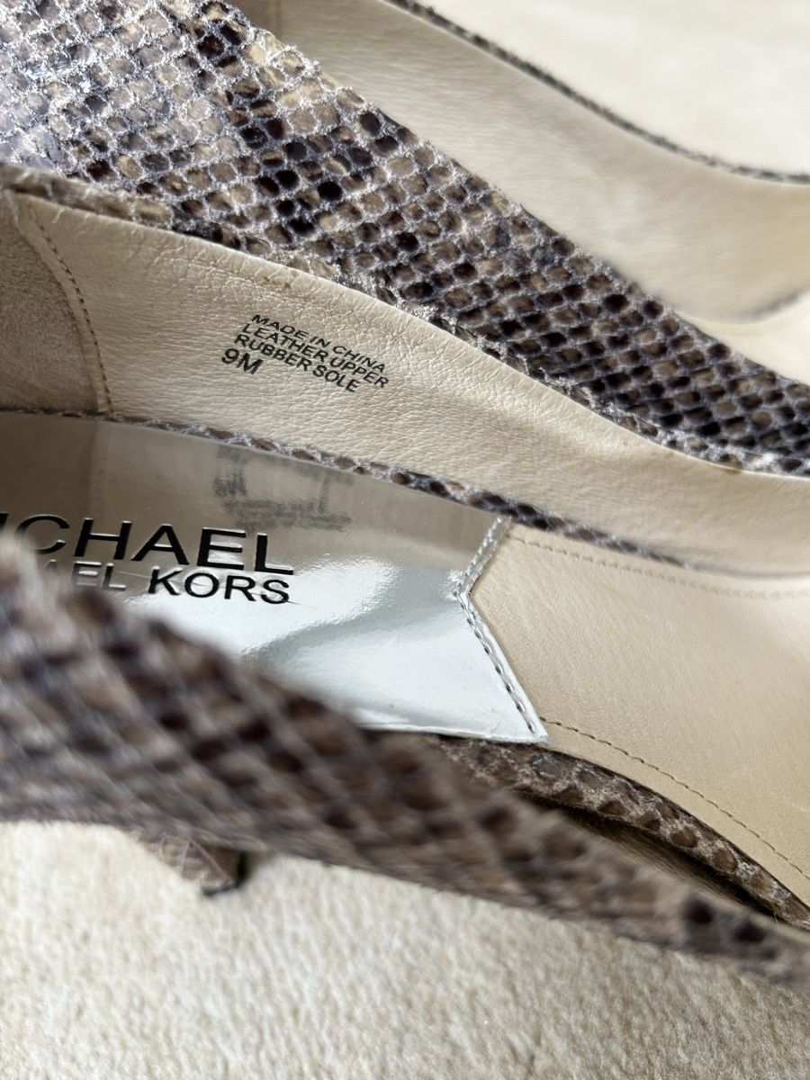 Michael Kors Chaussures femmes: Michael Kors Pumps – D'occasion à Brüttisellen par mirrinha