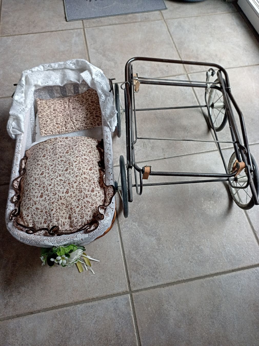 Voitures de poupées: Puppenwagen – D'occasion à Romanshorn par lobpreis01 5