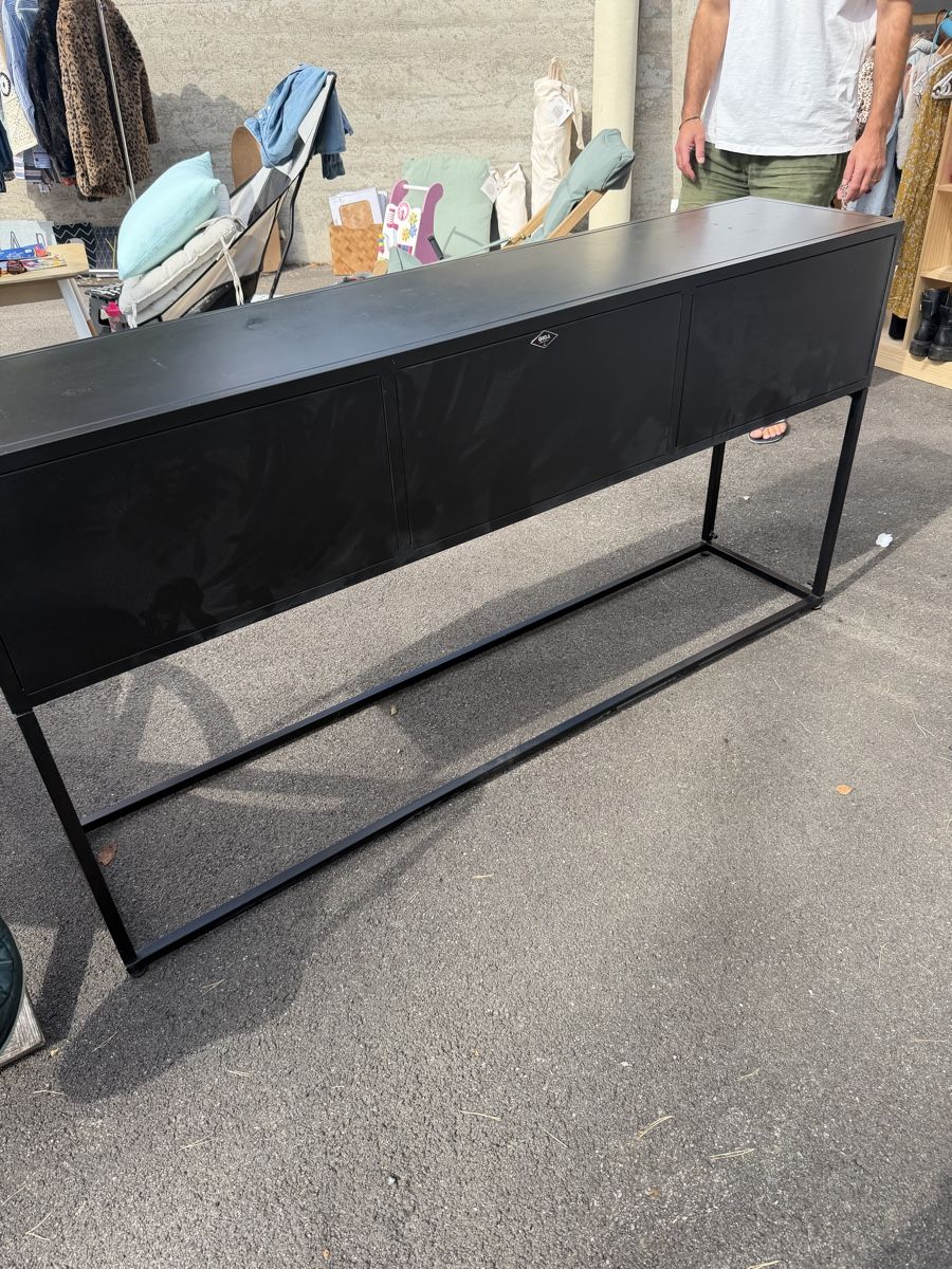 Mobili TV: Sideboard schwarz mit drei Schubladen – Usato da Zürich venduto da Mel_Ayde 5