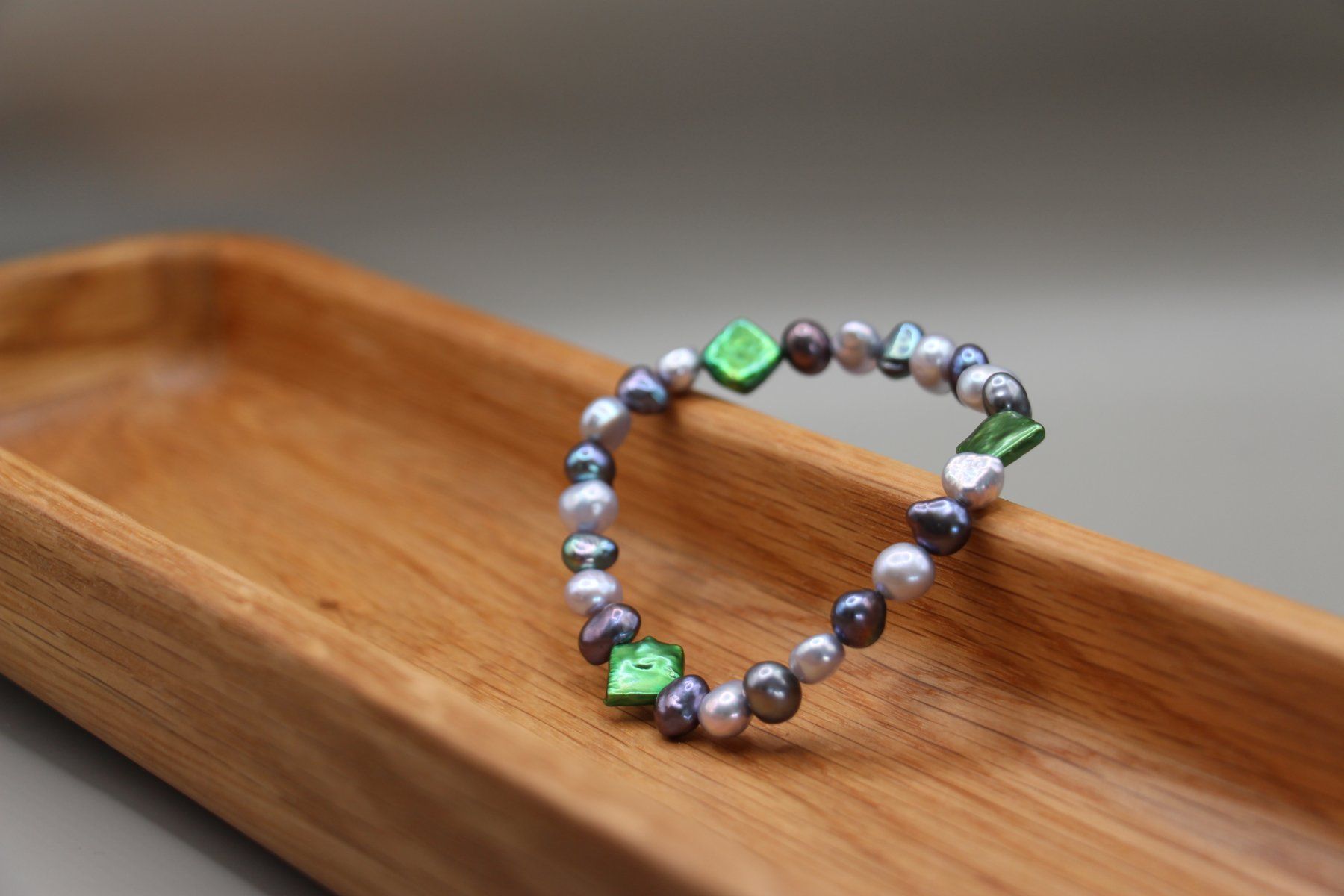 Bracciali & Braccialetti: Armband aus echten Süsswasser Perlen – Nuovo e nell'imballaggio originale da Luzern venduto da jul_bn7b