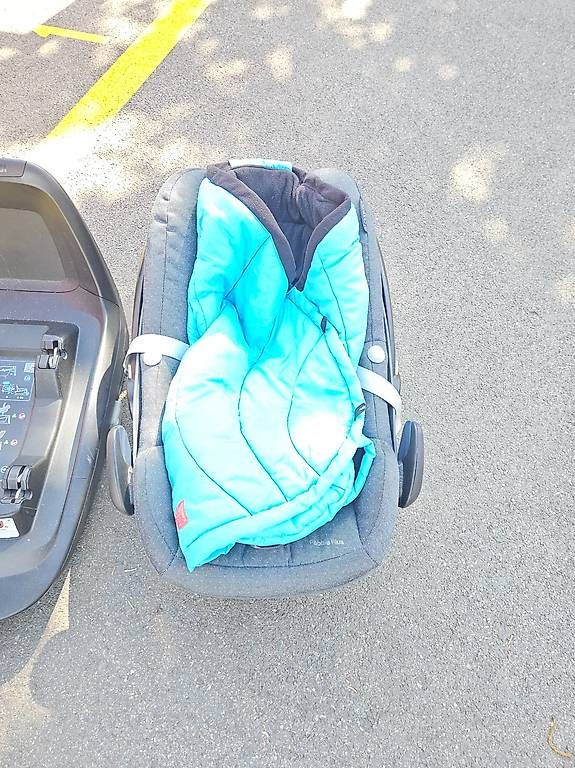 Maxi-Cosi Seggiolini per auto: Maxi Cosi Pebble Plus inkl 2-way Isofix Base – Usato da Zürich venduto da iovinnikov 1