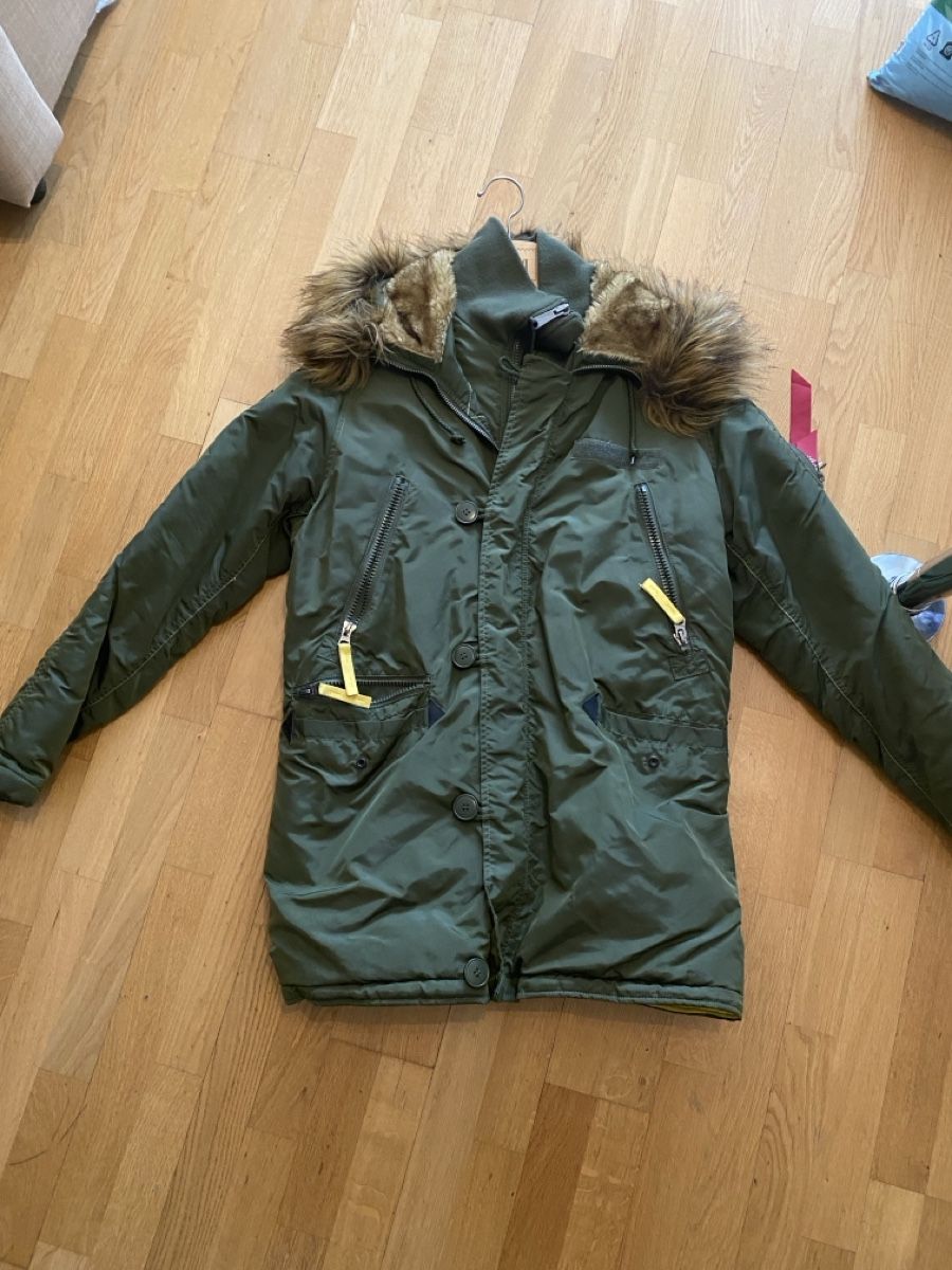 Vestes: Alpha Industries Parka Grösse M – D'occasion à Solothurn par damomami