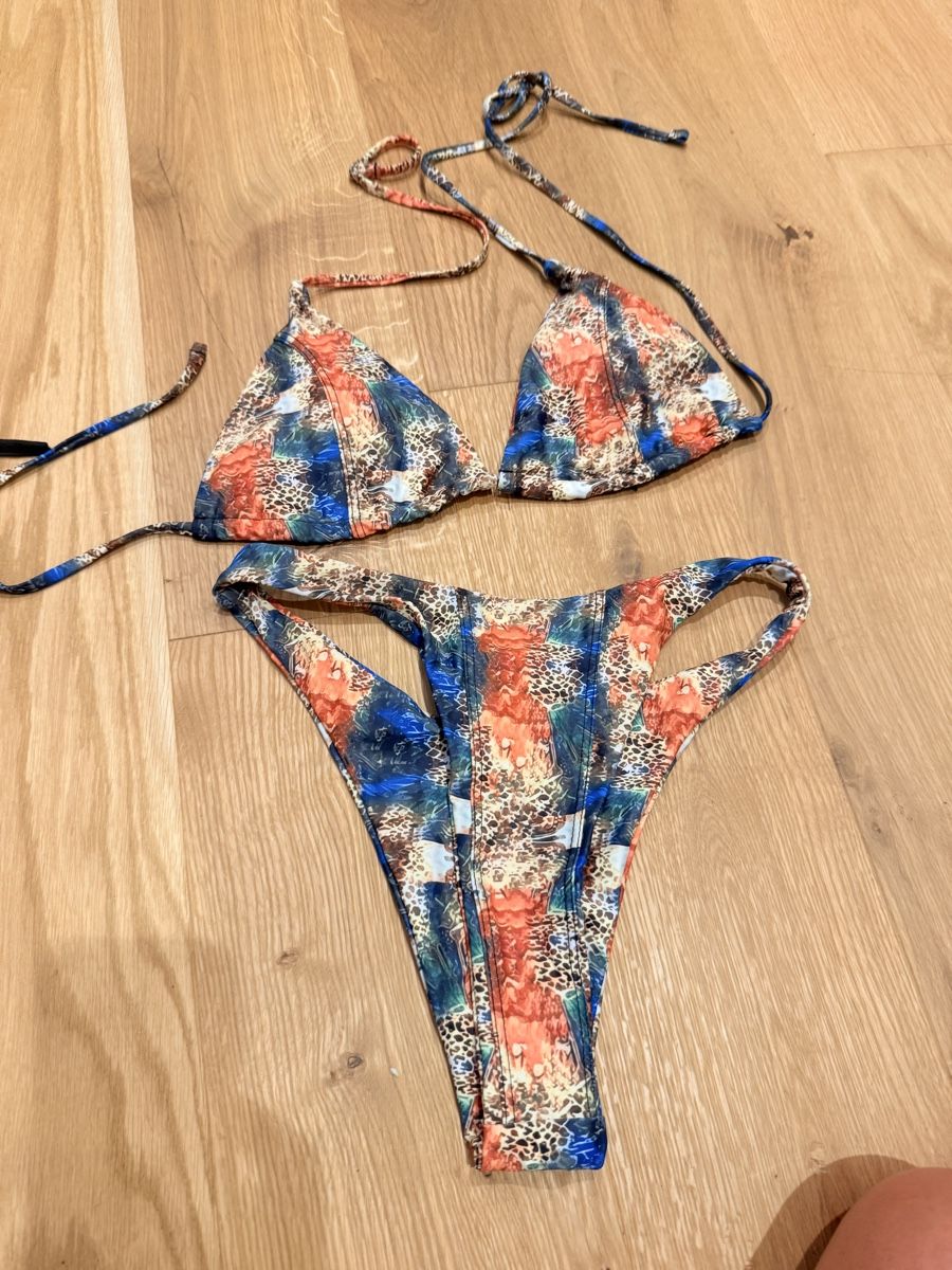 Costumi da bagno & Bikini: Bikini Set Damen Muster  neu – Nuovo (secondo la descrizione) da Dotzigen venduto da White_Warrior