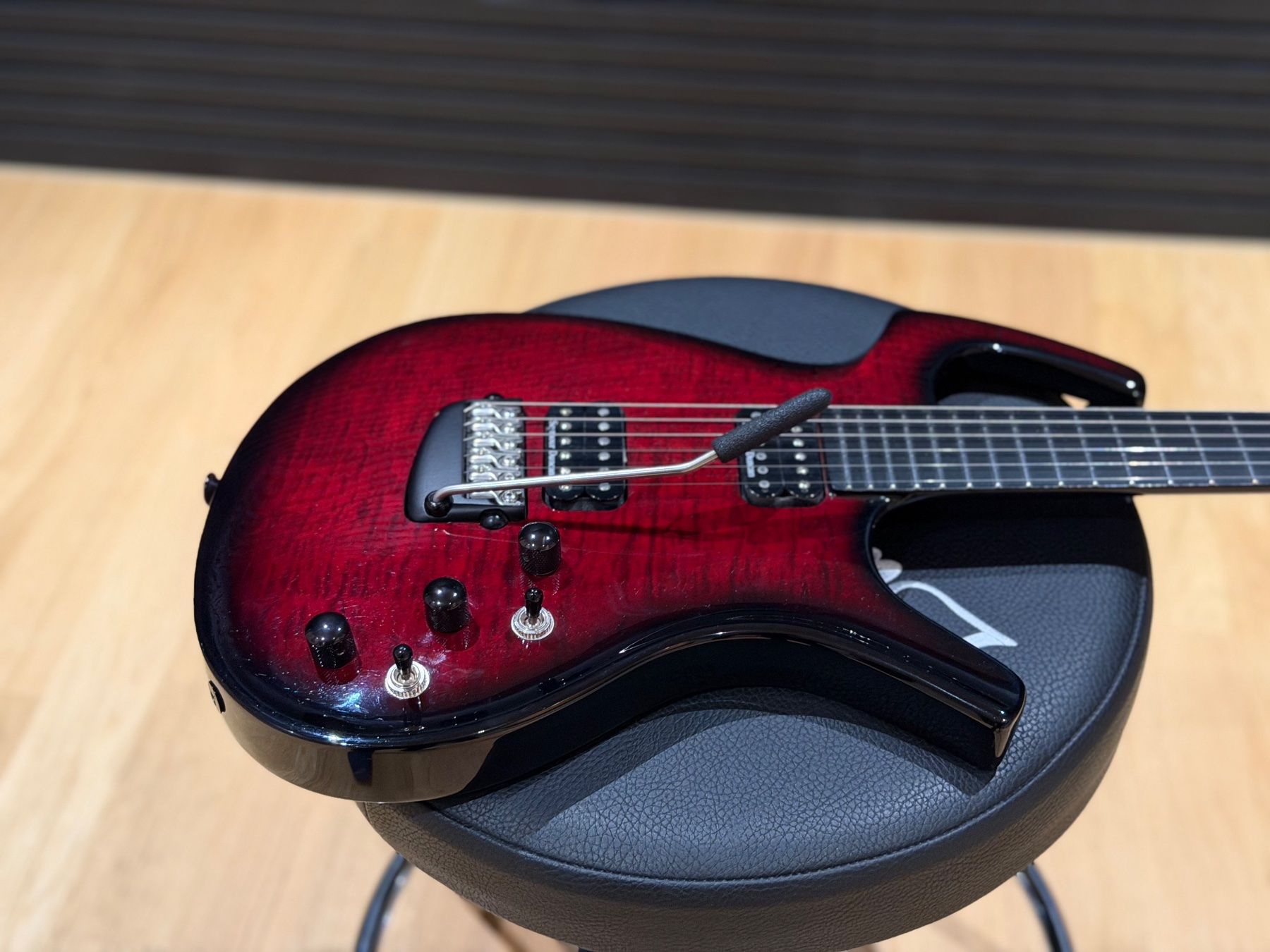 Strumenti musicali: Parker Fly Mojo, Flame Black Cherry Burst 2006 – Usato da Ins venduto da Sycor 6