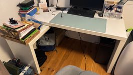 Schreibtisch IKEA weiss Zustand okay