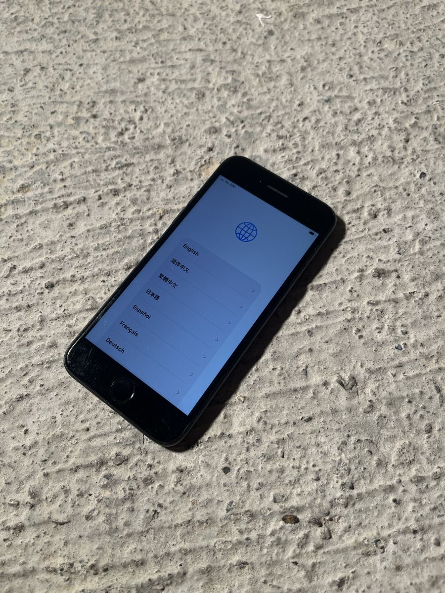Apple Portables: Iphone SE 2gen – D'occasion à Zürich par livingstyle 2