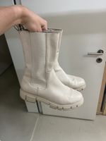 Stiefel weiss halbhoch mit Profilsohle Gr. 39
