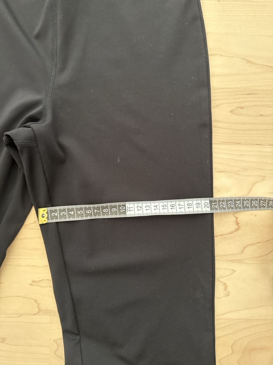 H&M Tute: H&M Move Jumpsuit mit Cut-Out S – Usato da Rorschacherberg venduto da galylea 5