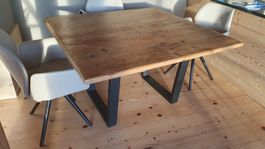 Massiver Esstisch antikes Holz