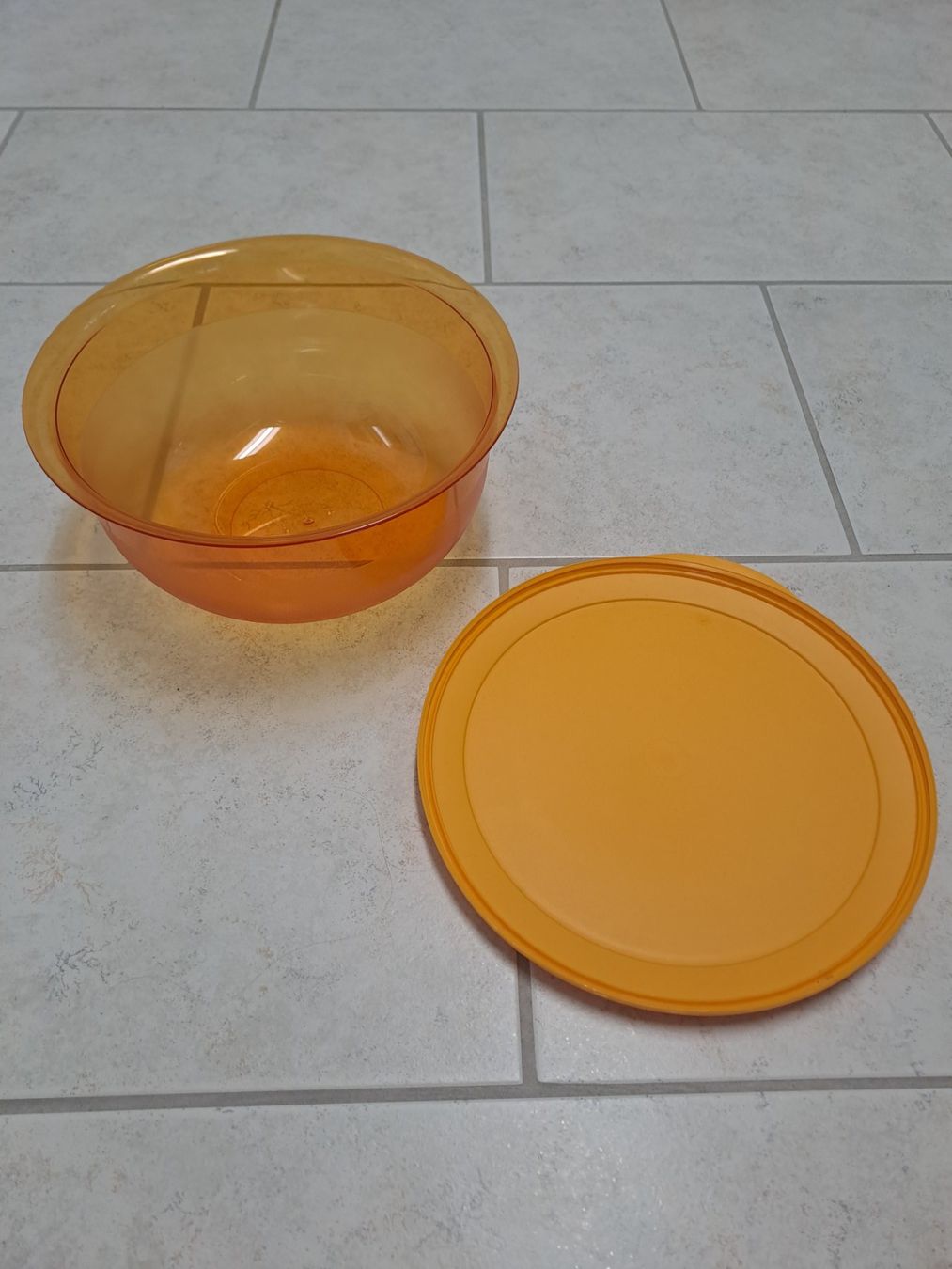 Coupes: Schüssel Tupperware – D'occasion à Wohlenschwil par lin_vx8g