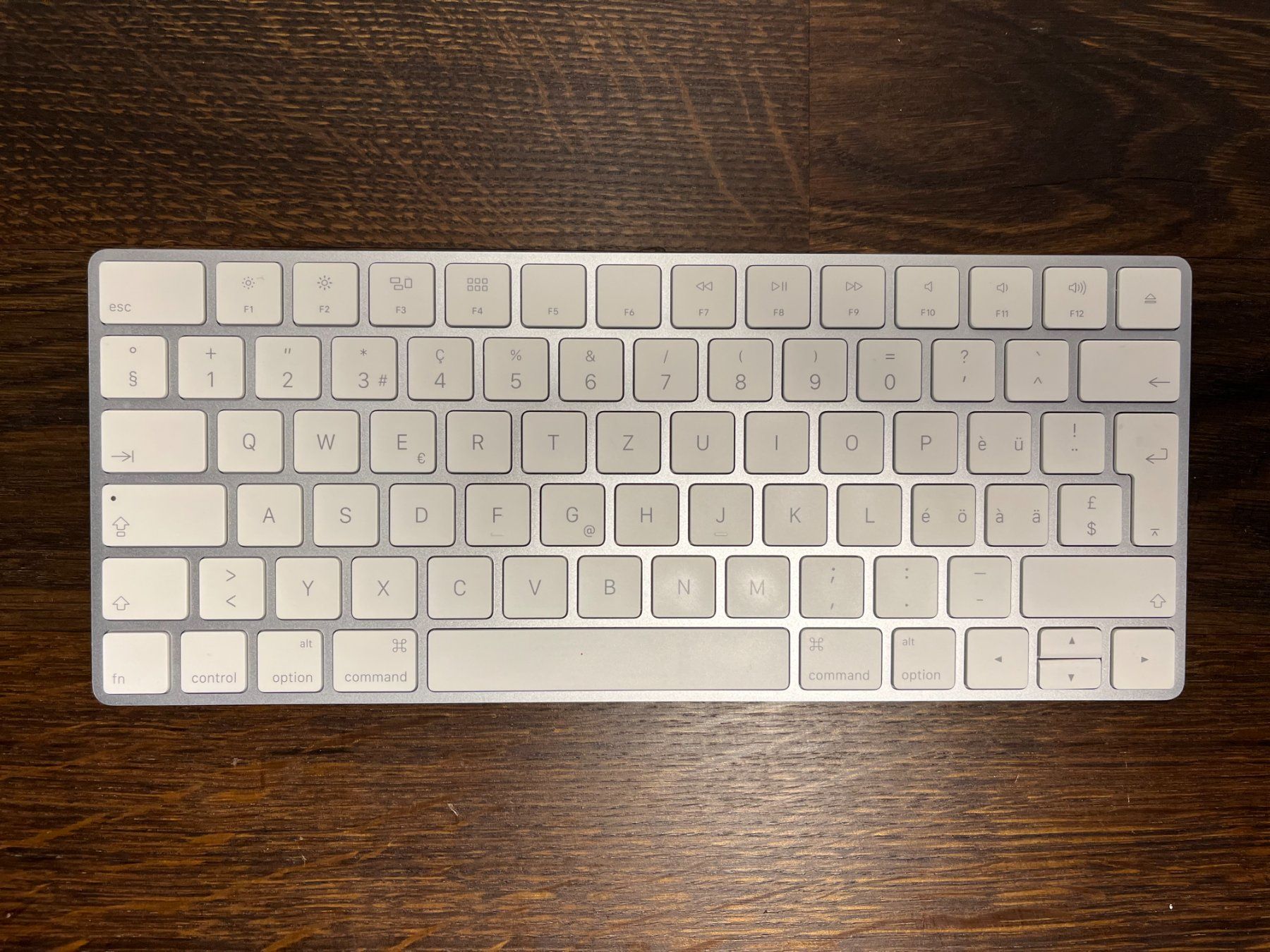 Apple Tastaturen: Apple Magic Keyboard Wireless A1644 - QWERTZ - CH-Layout – Gebraucht aus Wädenswil von  2