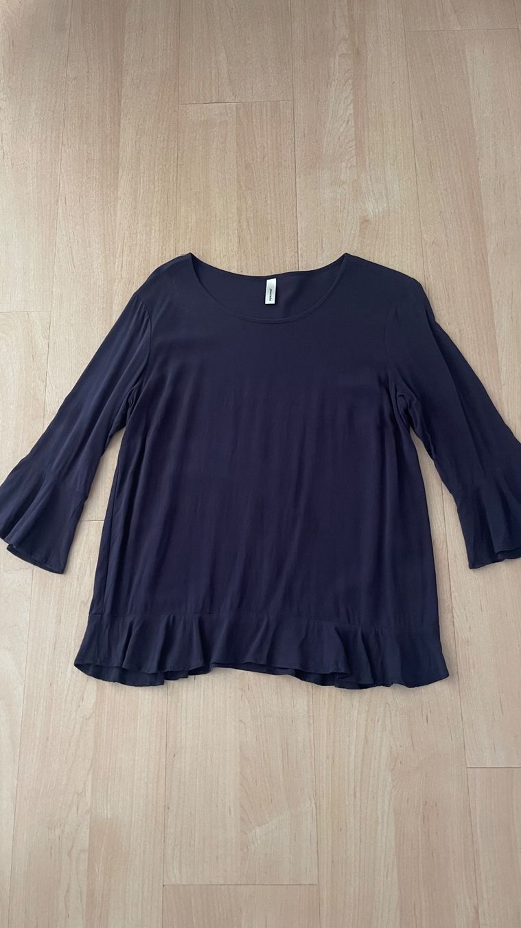 Camicette: Dunkelblaue Bluse mit Trompetenärmel Grösse 40 – Nuovo (secondo la descrizione) da Wetzikon ZH venduto da Schrungus